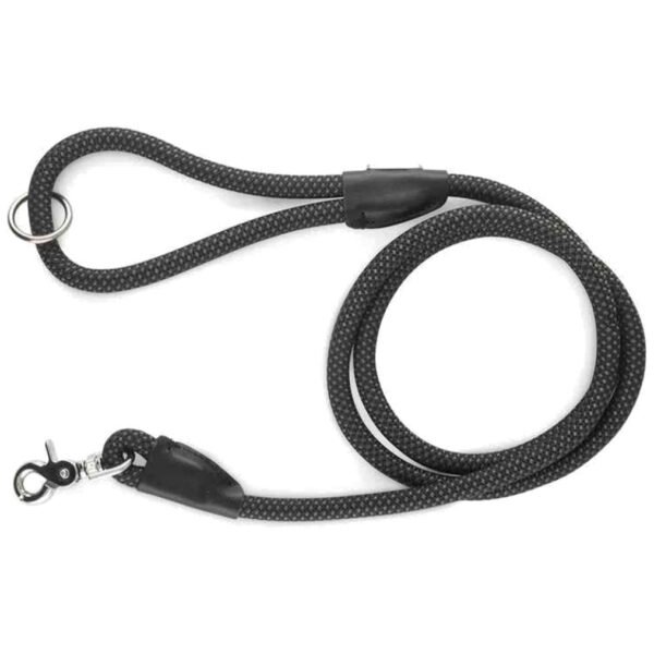 Black ZippyPaws Mod Essentials dog leash, 1.5 meters, with durable clasp and ergonomic handle