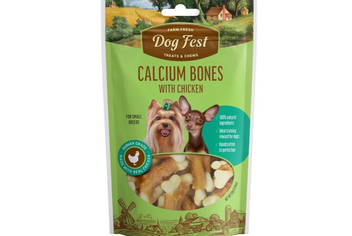 Packaging of Dog Fest Calcium Bones with Chicken treats for small breeds, featuring images of happy dogs and a farm background.