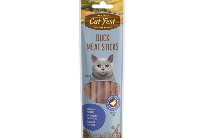 Packaging of Cat Fest Duck Meat Sticks featuring a grey cat and the product’s natural ingredients, emphasizing its appeal for feline health and taste.
