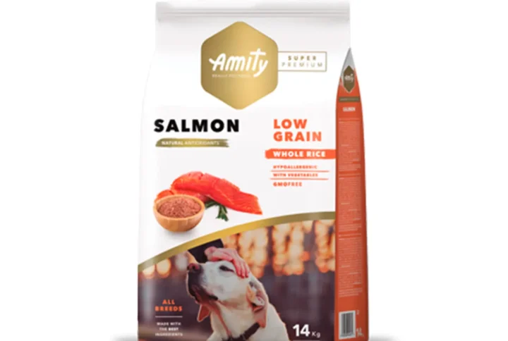 Front view of Amity Super Premium Low Grain Salmon Dog Food bag, highlighting its hypoallergenic formula and joint-supporting nutrients.