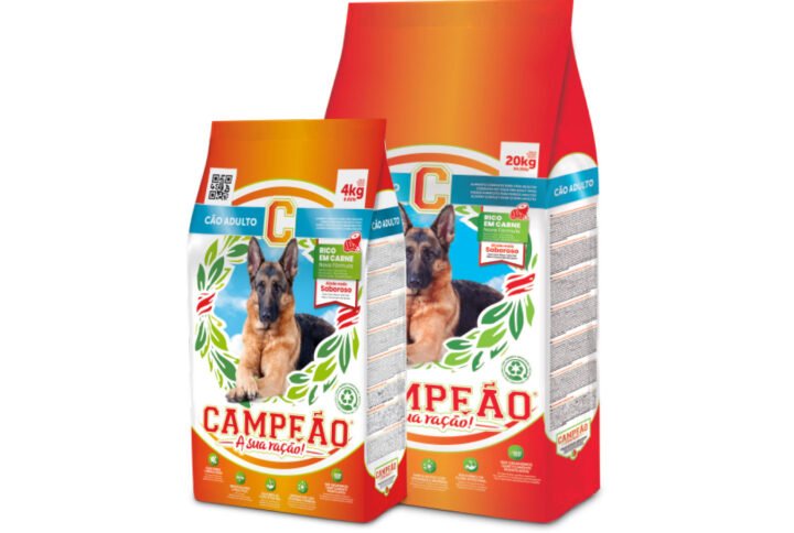 Studio shot of the Campeão Adult Dog Food bags (4kg and 20kg), showing the front-side packaging with key nutritional benefits.
